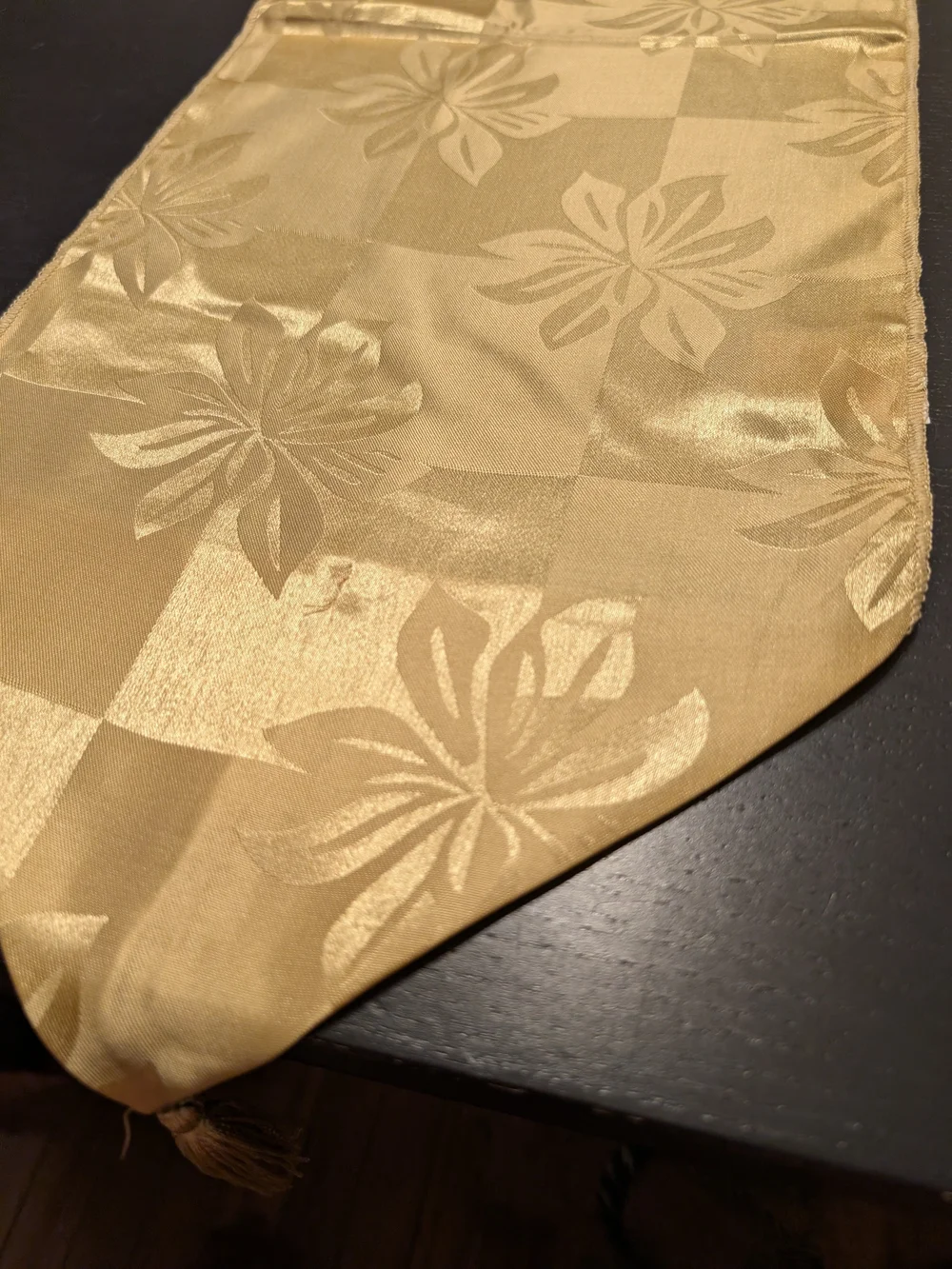 Gold Floral Jacquard Table Runner - Elegant Home Dining Accent